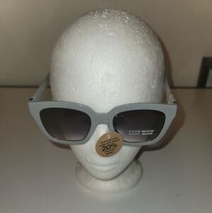 FRYE & CO Grey oversized sunglasses NWT square designer summer eyewear